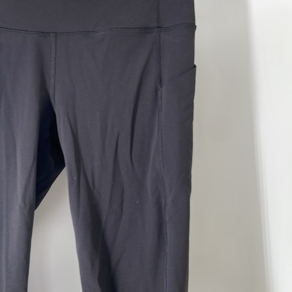 Lululemon Pace Rival Crop *Full-On Luxtreme 22"
Black workout gym sz 6 - Picture 8 of 11